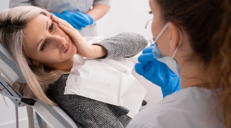 Common Dental Emergencies and How to Handle Them in Las Vegas